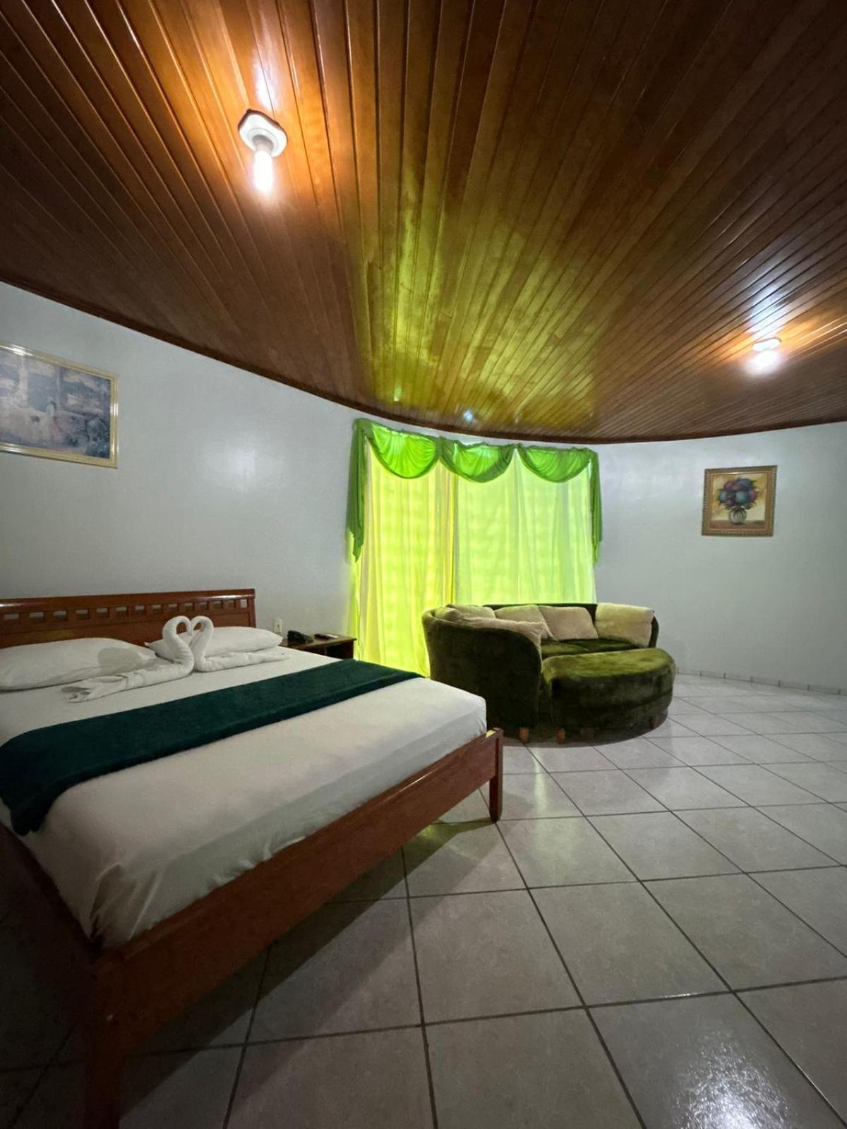 Swamy Hotel Cruzeiro do Sul  Pokoj fotografie